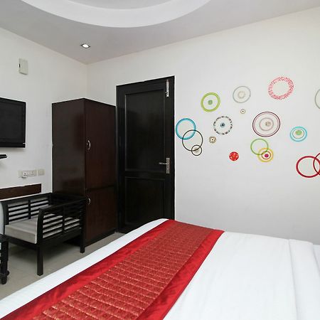 Oyo 9030 Hotel Delhi Airport Plaza 뉴델리 외부 사진