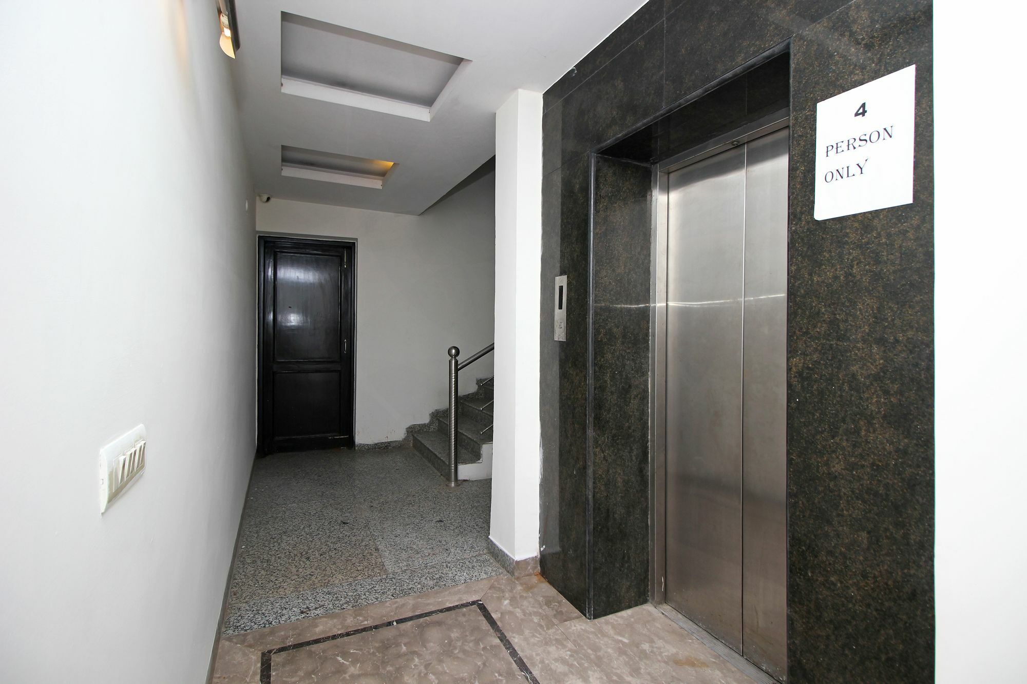Oyo 9030 Hotel Delhi Airport Plaza 뉴델리 외부 사진