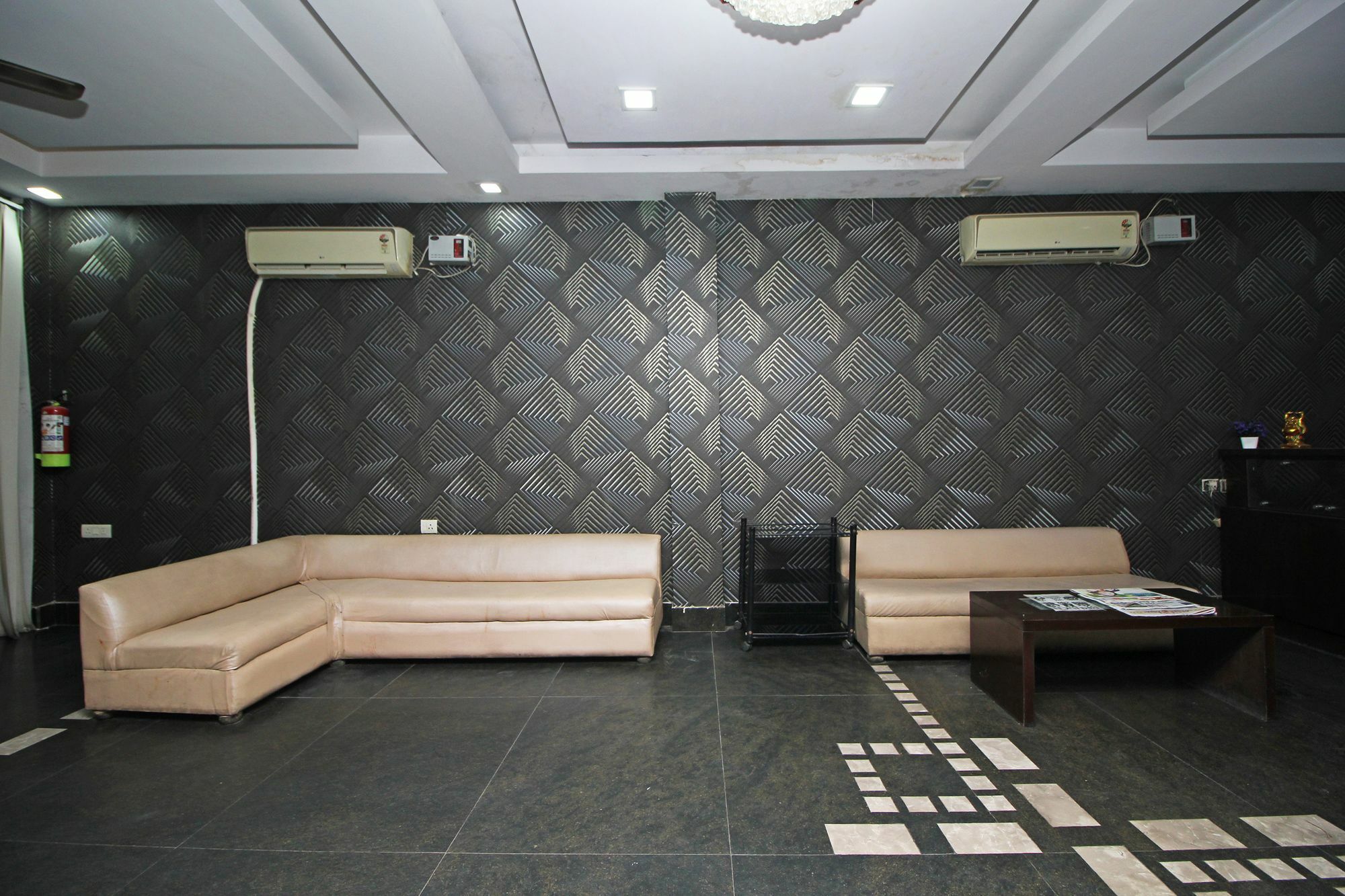 Oyo 9030 Hotel Delhi Airport Plaza 뉴델리 외부 사진